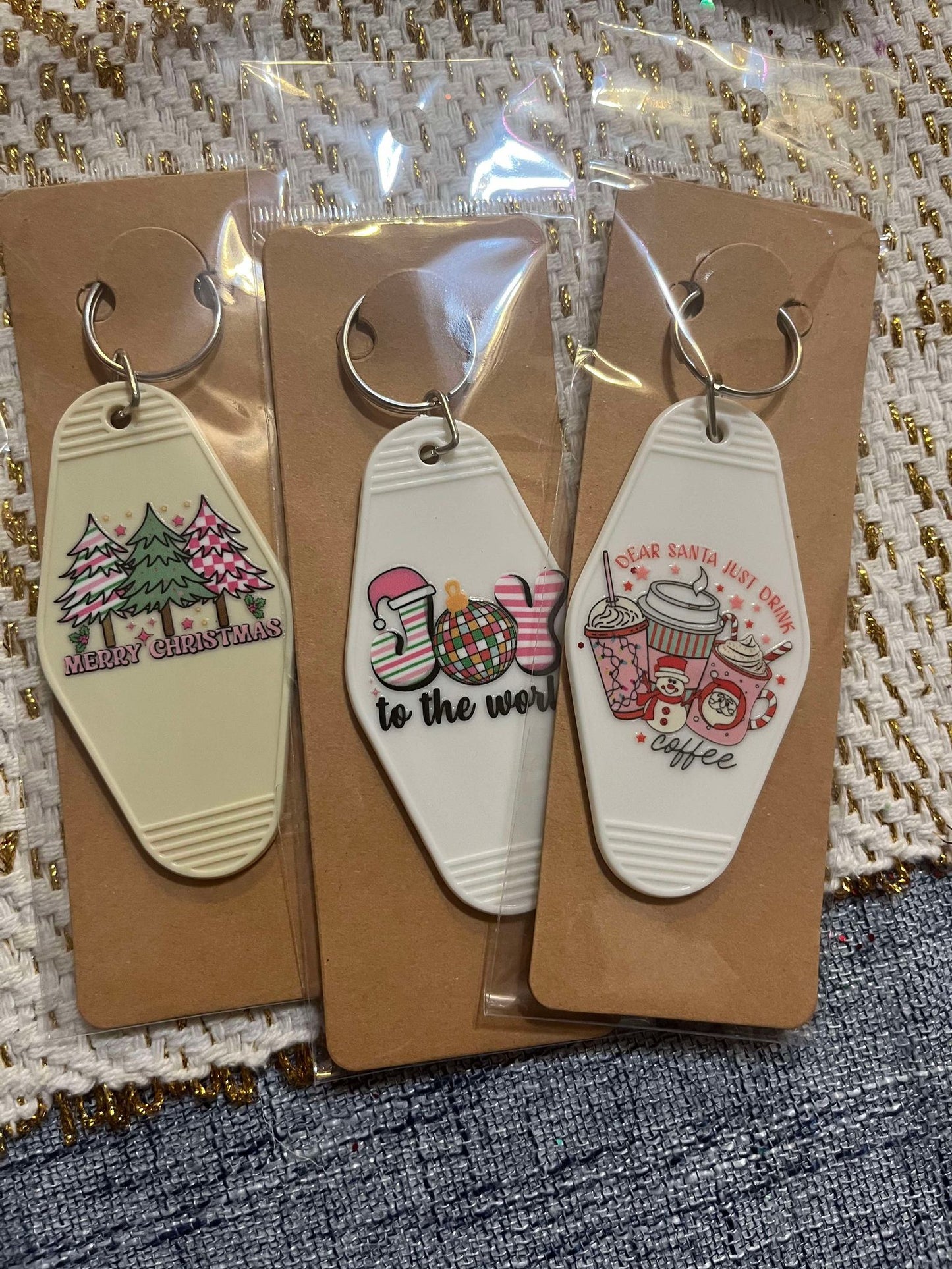 CHRISTMAS MOTEL KEYCHAINS #23